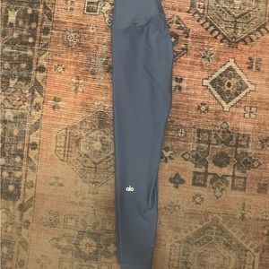 Alo airlift legging 7/8 in light blue cornflower